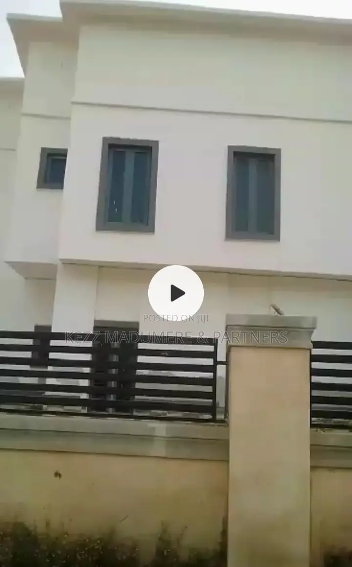6bdrm Duplex in Golf Estate , Enugu for sale