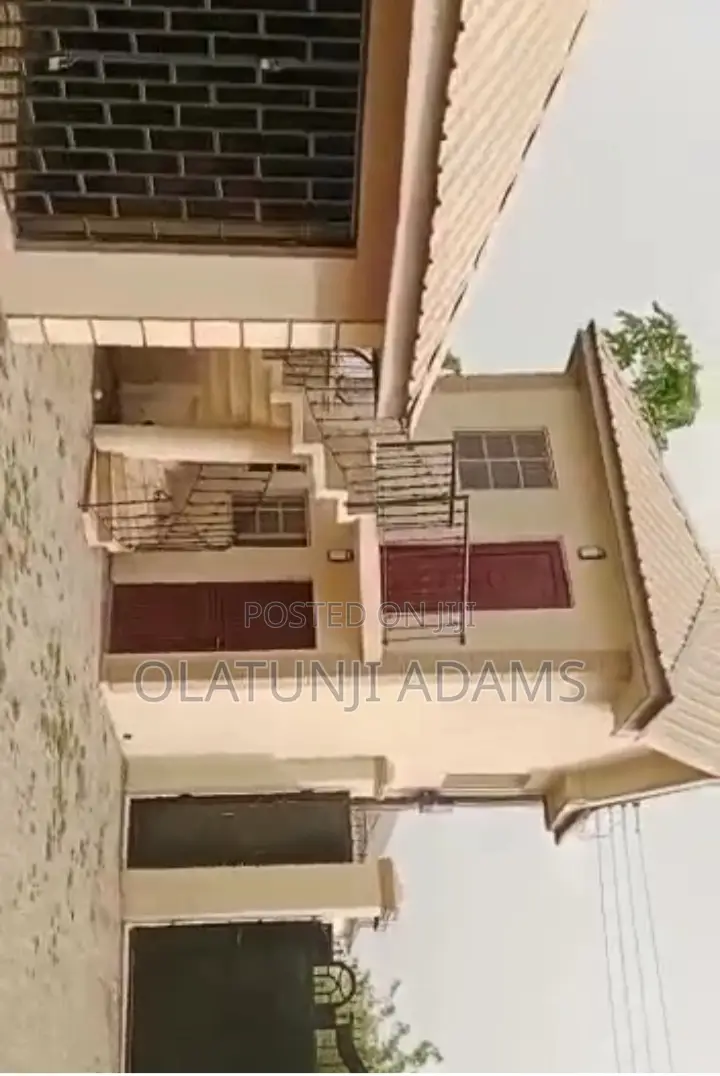 Furnished 9bdrm Duplex in Gra Okefia, Osogbo for sale