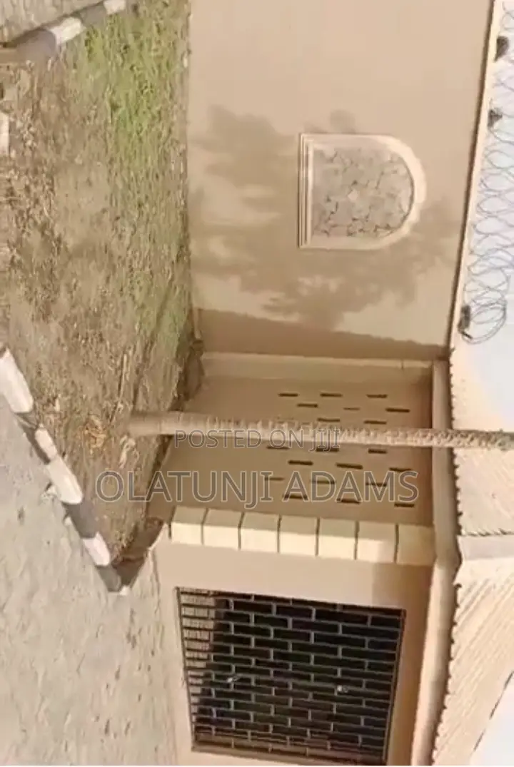 Furnished 9bdrm Duplex in Gra Okefia, Osogbo for sale