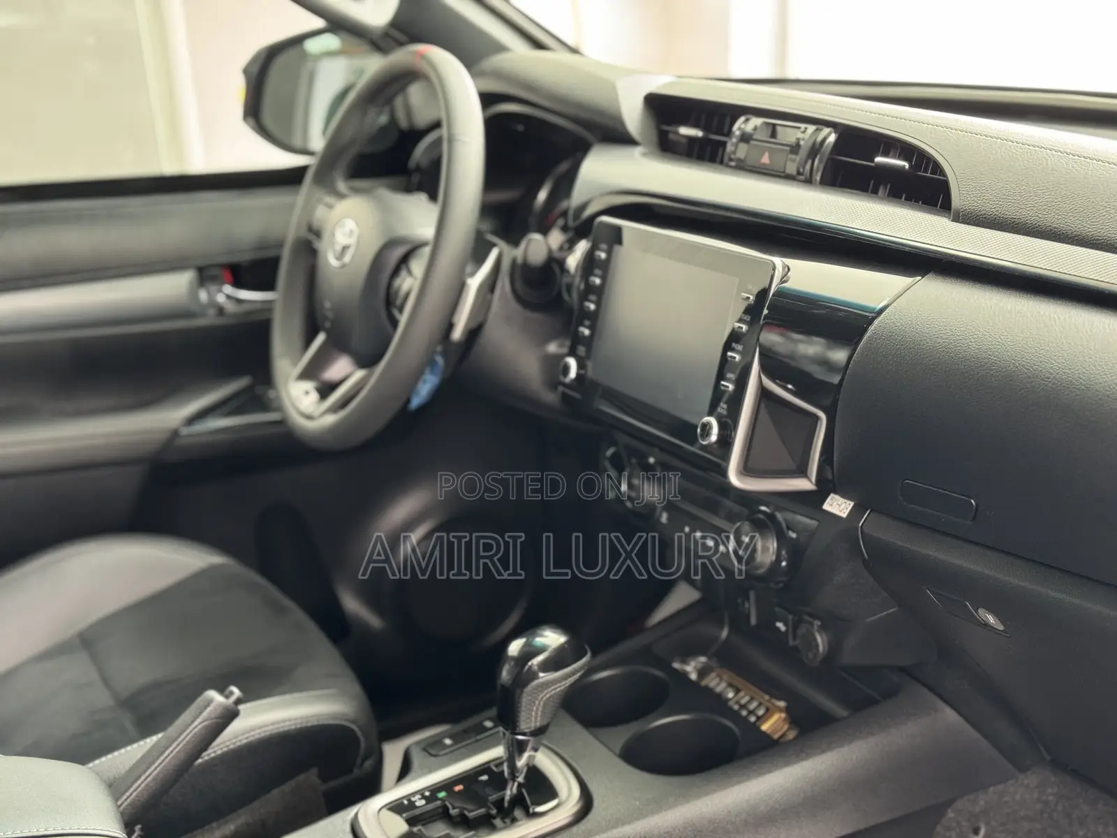 New Toyota Hilux 2024 Black