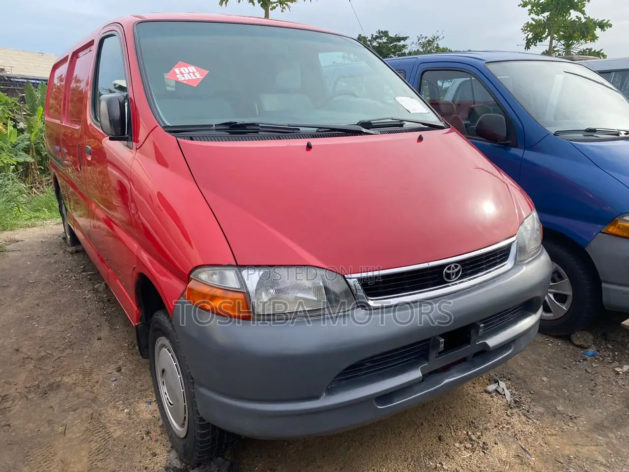 Toyota HiAce 2005 Red