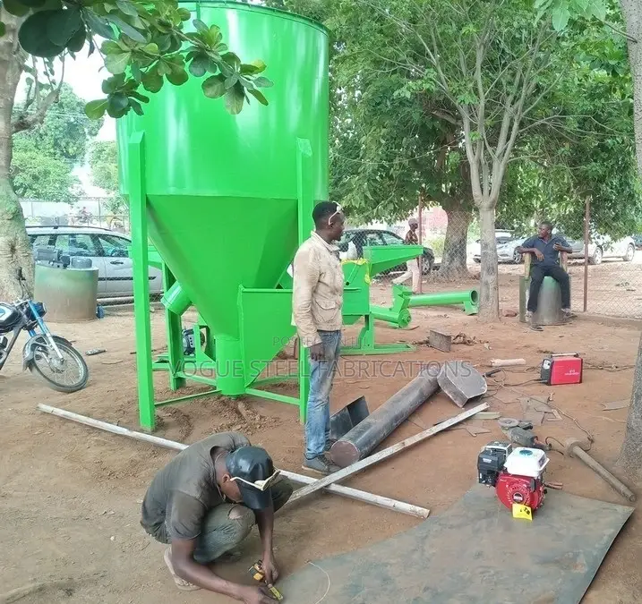 Complete 2 Tonnes Poultry/ Chicken Feed Mill Machine