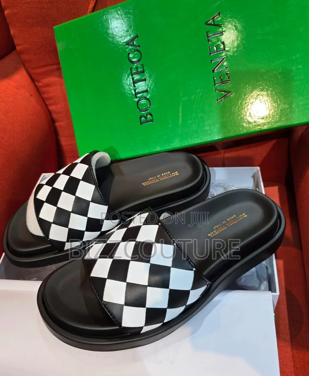 Original BOTTEGA VENETA Slides Available in Store