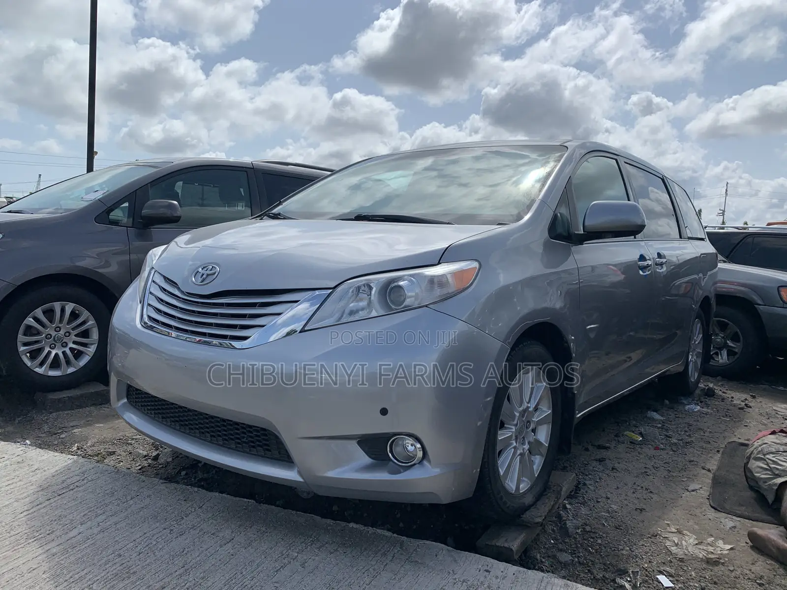 Toyota Sienna Limited AWD 7-Passenger 2013 Silver