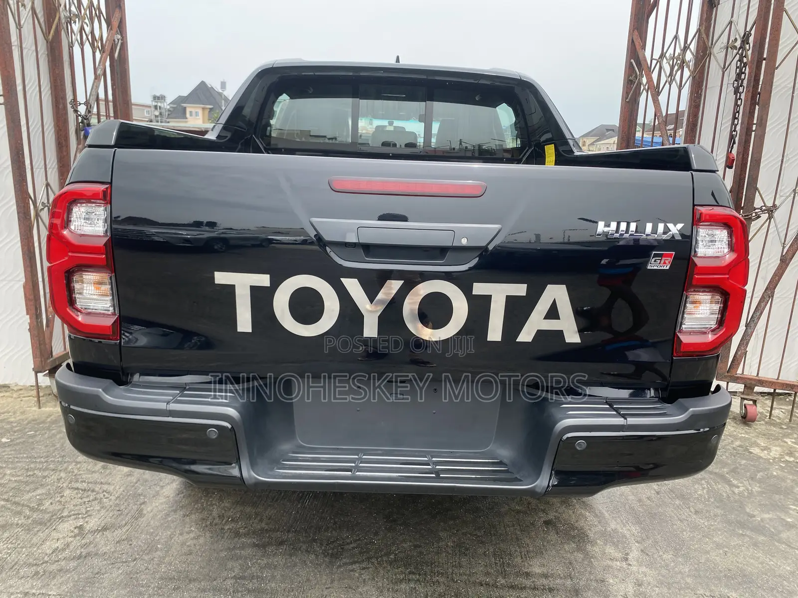 New Toyota Hilux 2023 Black