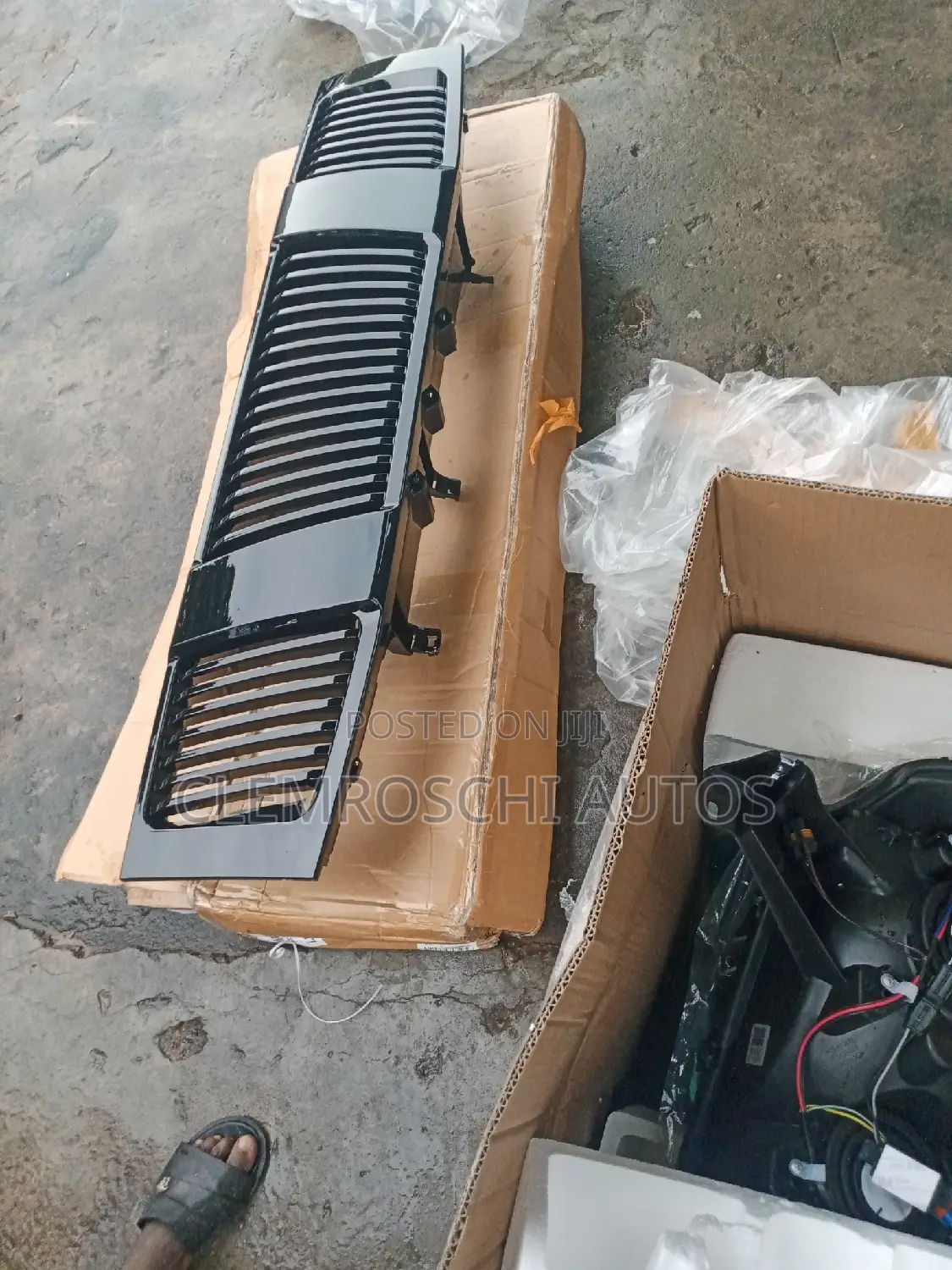 High Quality Certified Brand New Upgrade Front Grill Armada