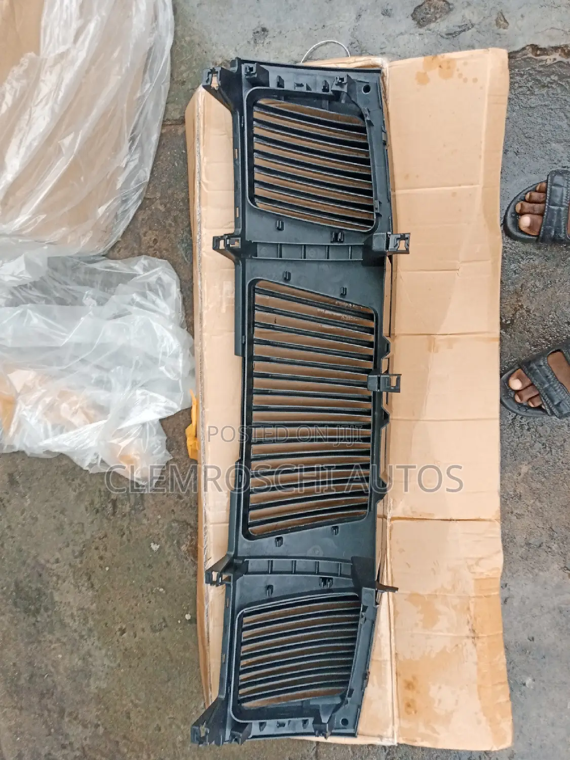 High Quality Certified Brand New Upgrade Front Grill Armada