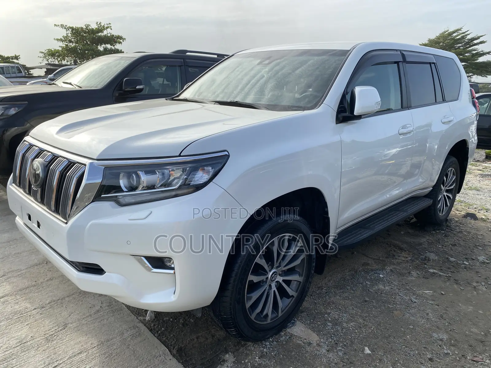 Toyota Land Cruiser Prado 2022 White