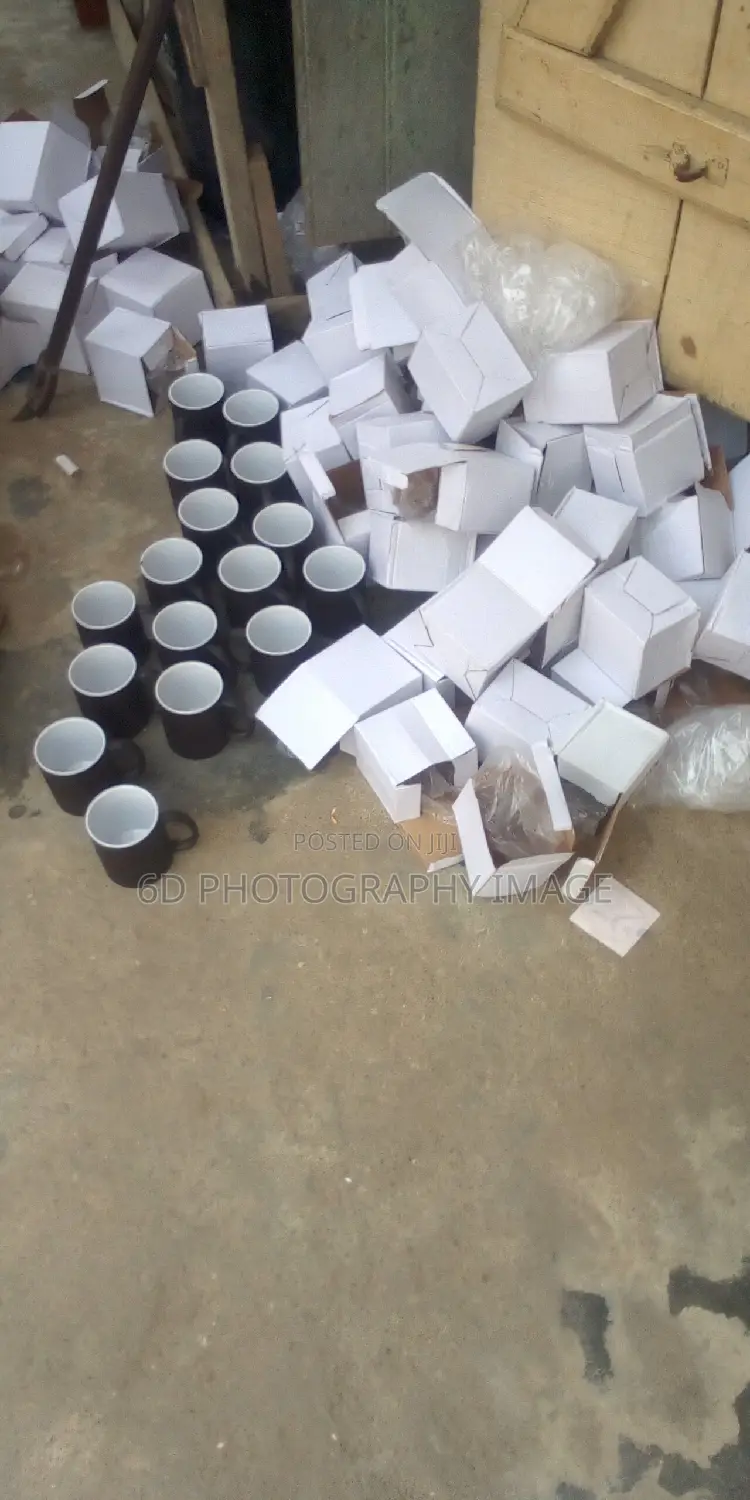 150pieces of 11oz Matt Magic Mug Cup With Printing