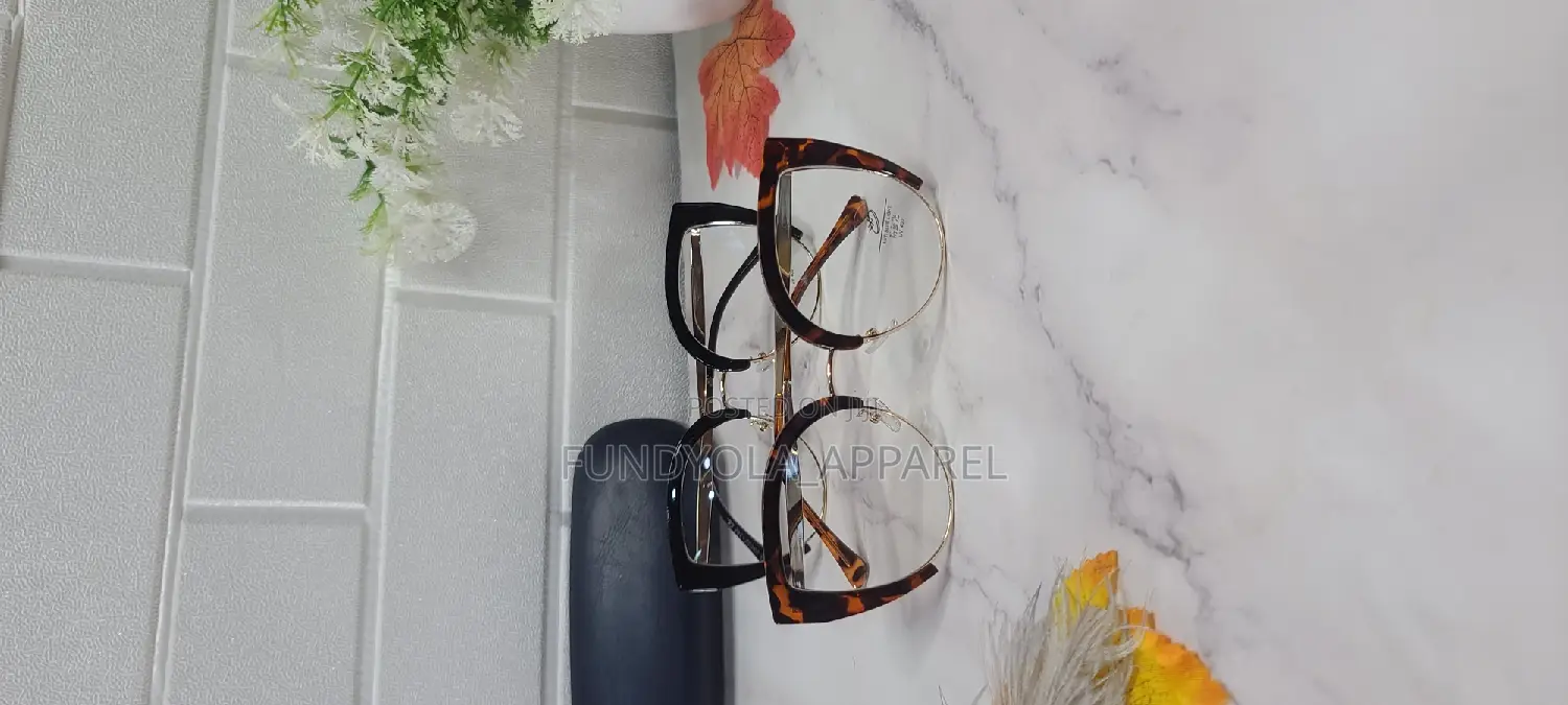 Extra Clear Female Eyeglasses