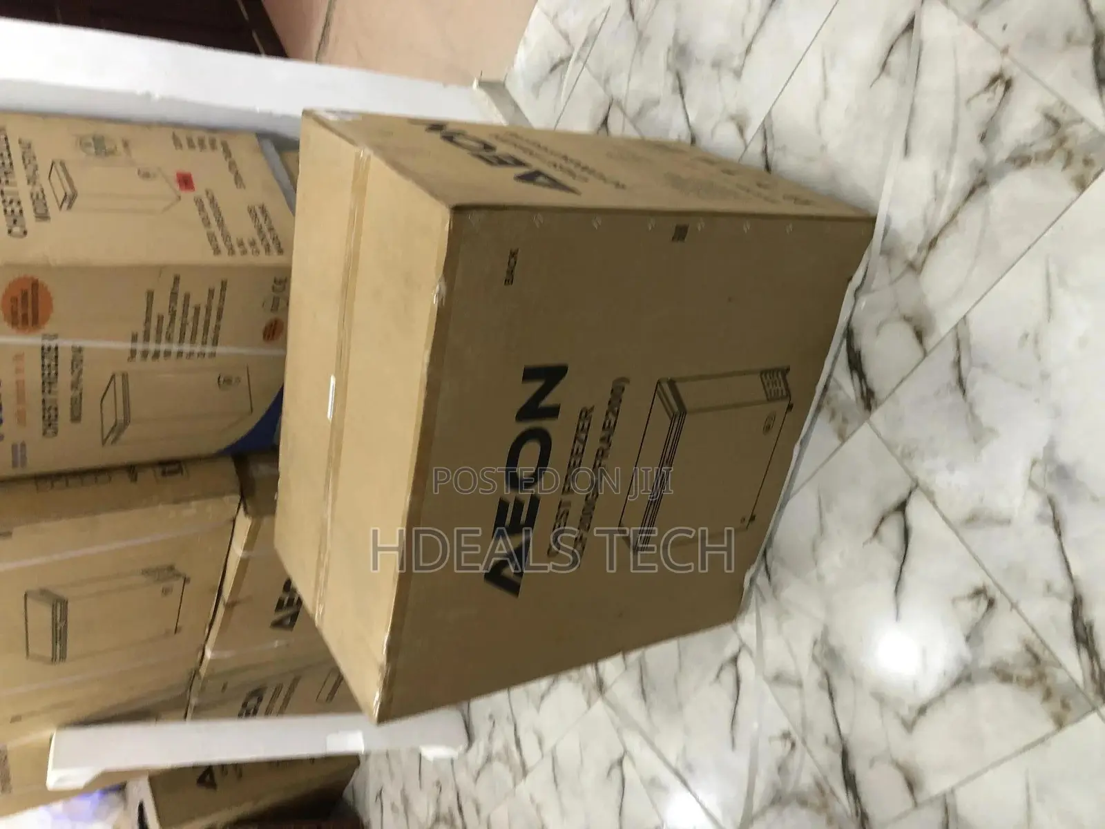 AEON Floor-Standing 200litres Chest Freezer.