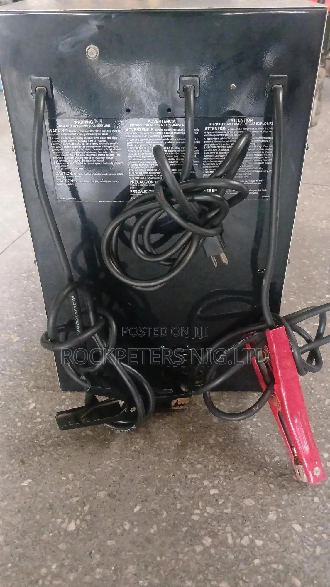Schumacher Se-4225 Battery Charger/Engine Starter