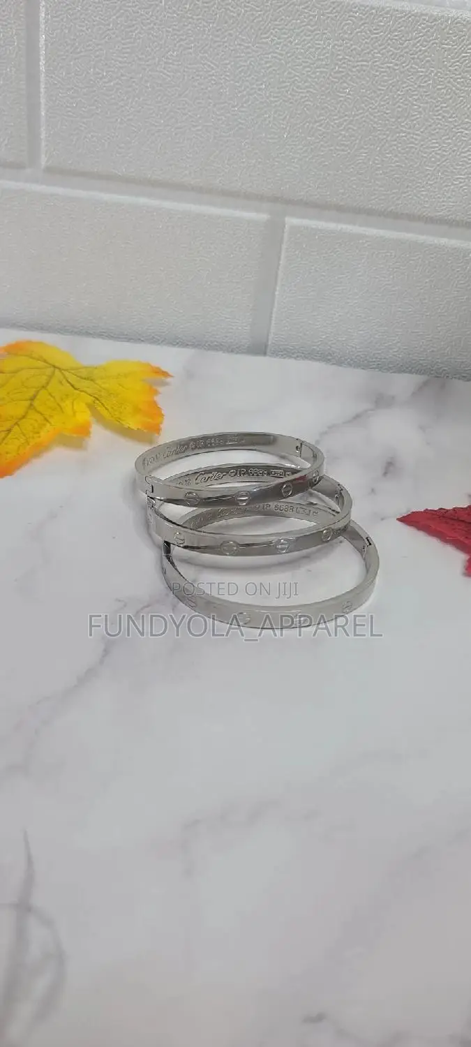 Fashionable Female Bangle