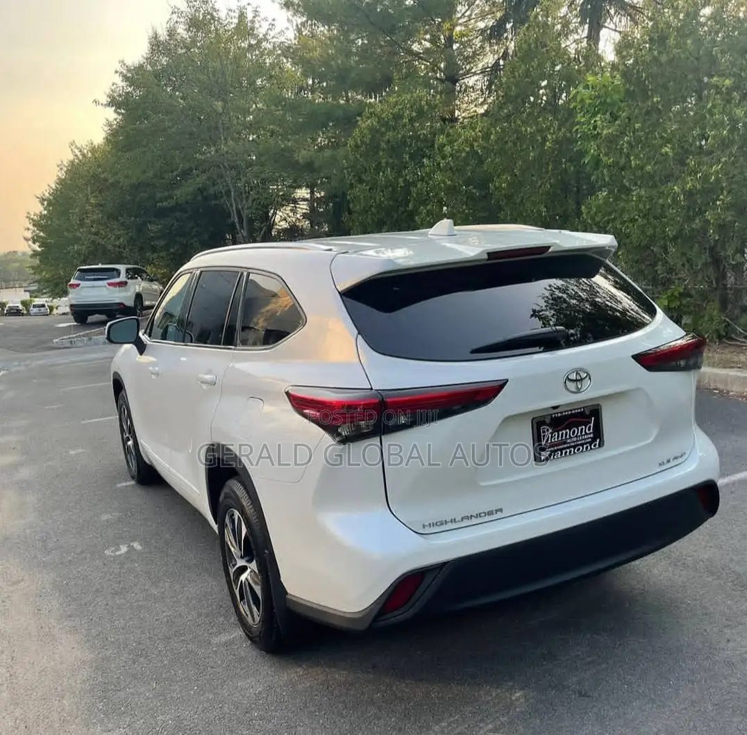Rear Bumper Toyota Highlander 2021