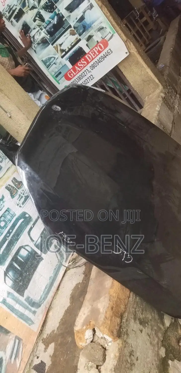 Glc300 2017 Bonnet