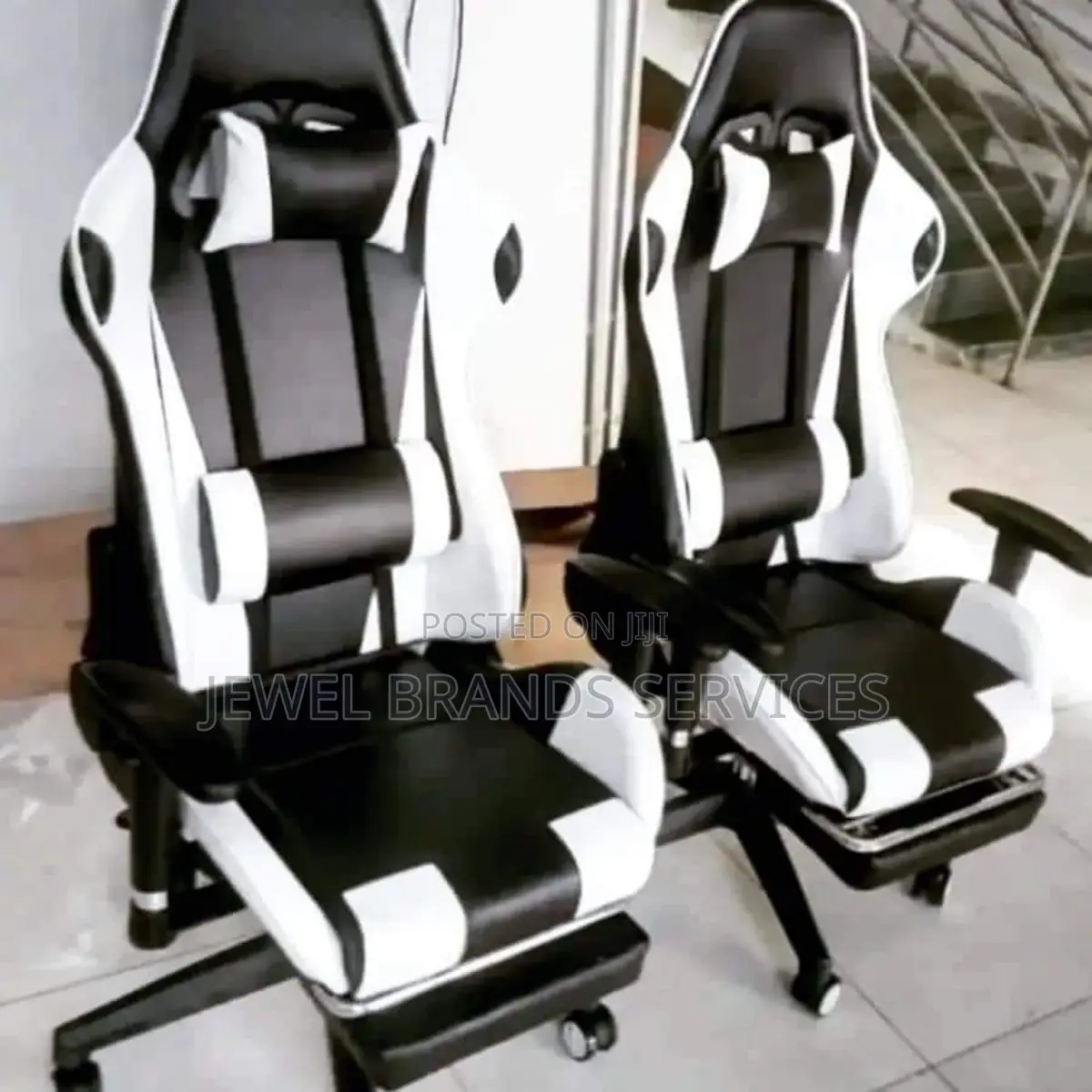 Gaming Chair With Footrest