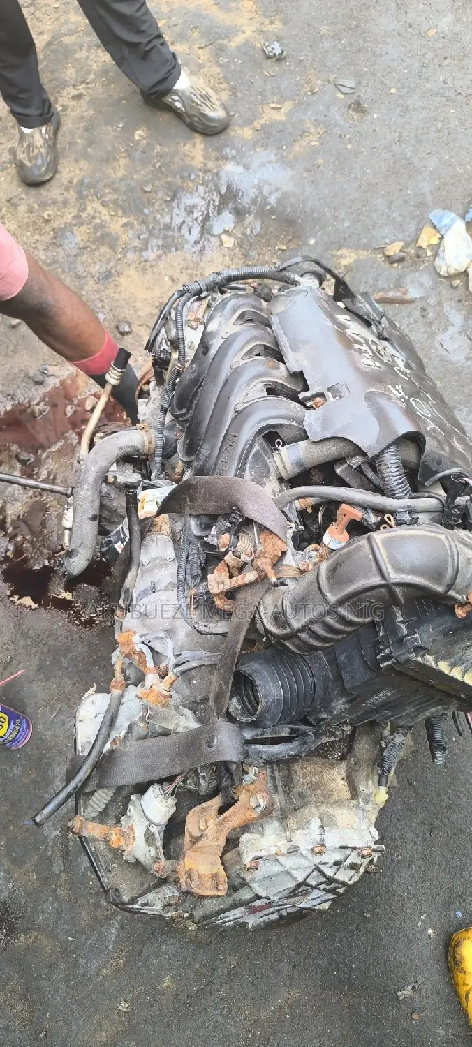 Complete Toyota Yaris Engine and Gearbox  1nz