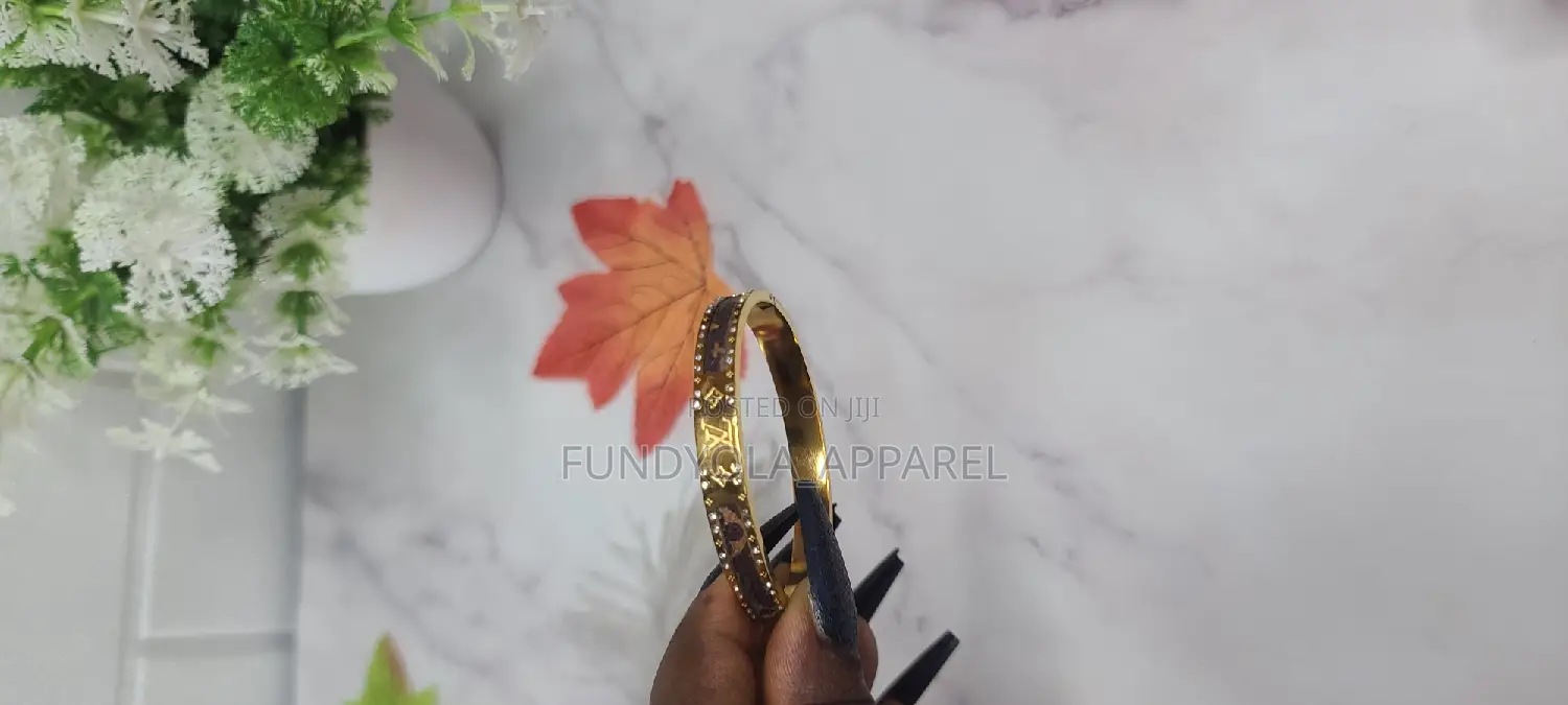 Quality Female Steel Wrist Gold Bangle