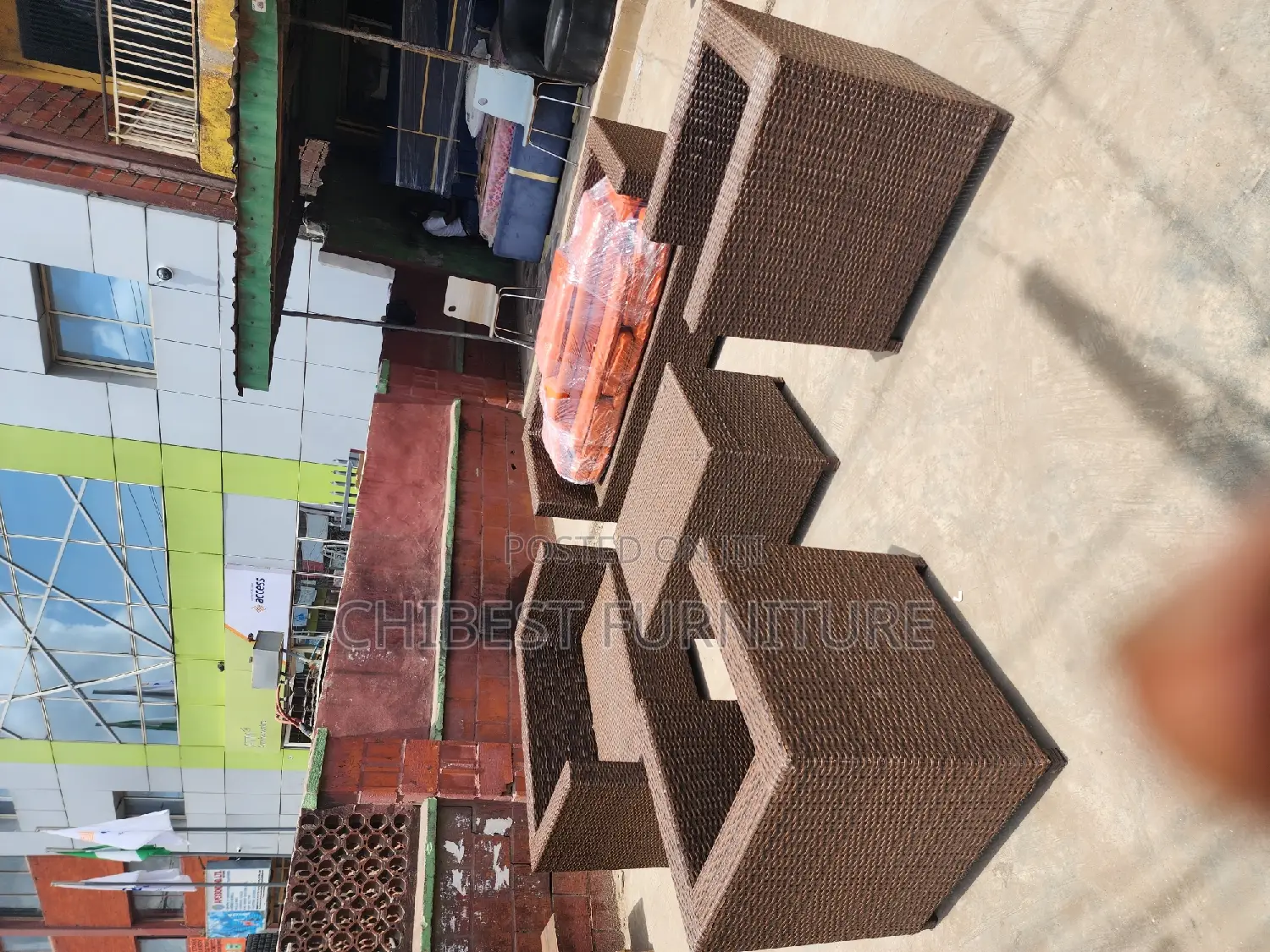 Complete Set of 7 Seaters Outdoor Chairs With Center Table