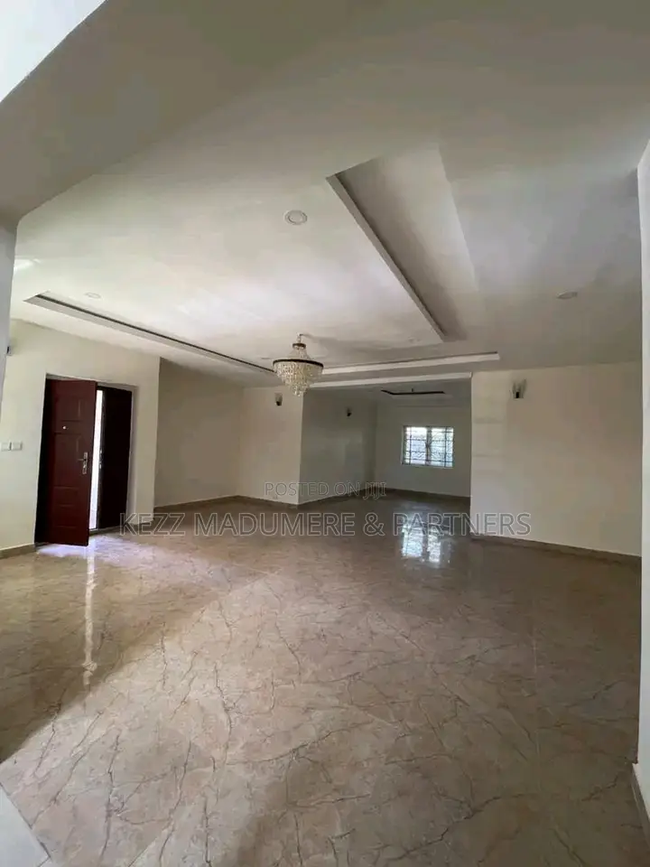 5bdrm Duplex in Dr Peter Odili , for sale