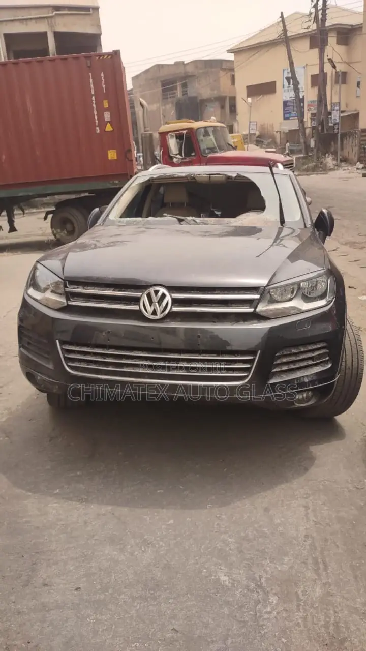 Tourage 2010 Windscreen Glass Available for Delivery