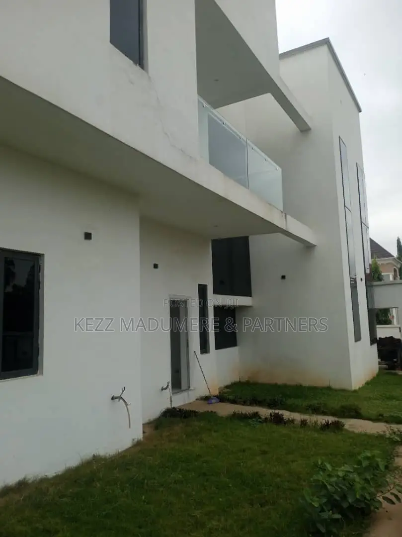 10bdrm Duplex in Asokoro Main ,Abuja for sale