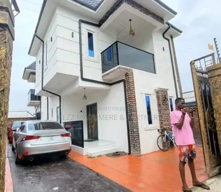 3bdrm Duplex in Rumuigbo , Port for sale