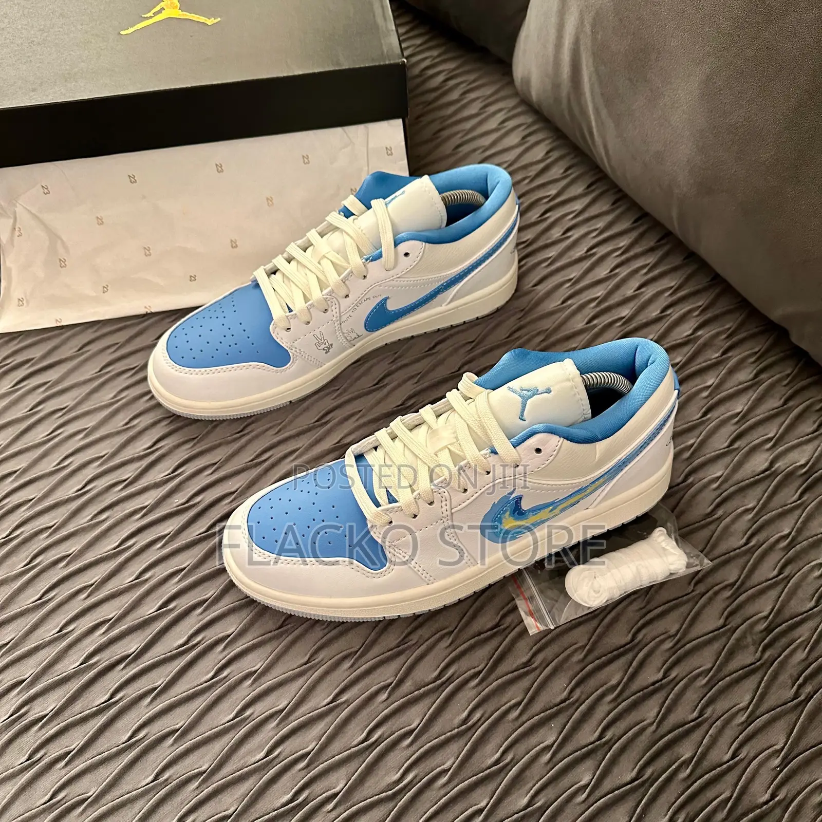 Original Nike Air Jordan 1 Low Flaming Swoosh Sneakers