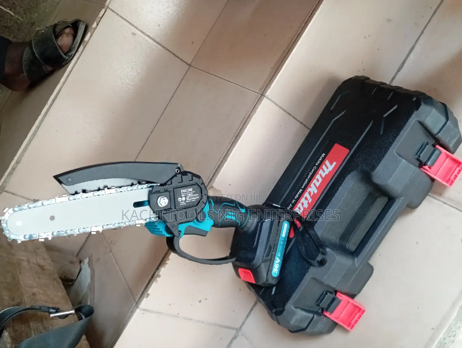 6" Cordless Chainsaw Machine