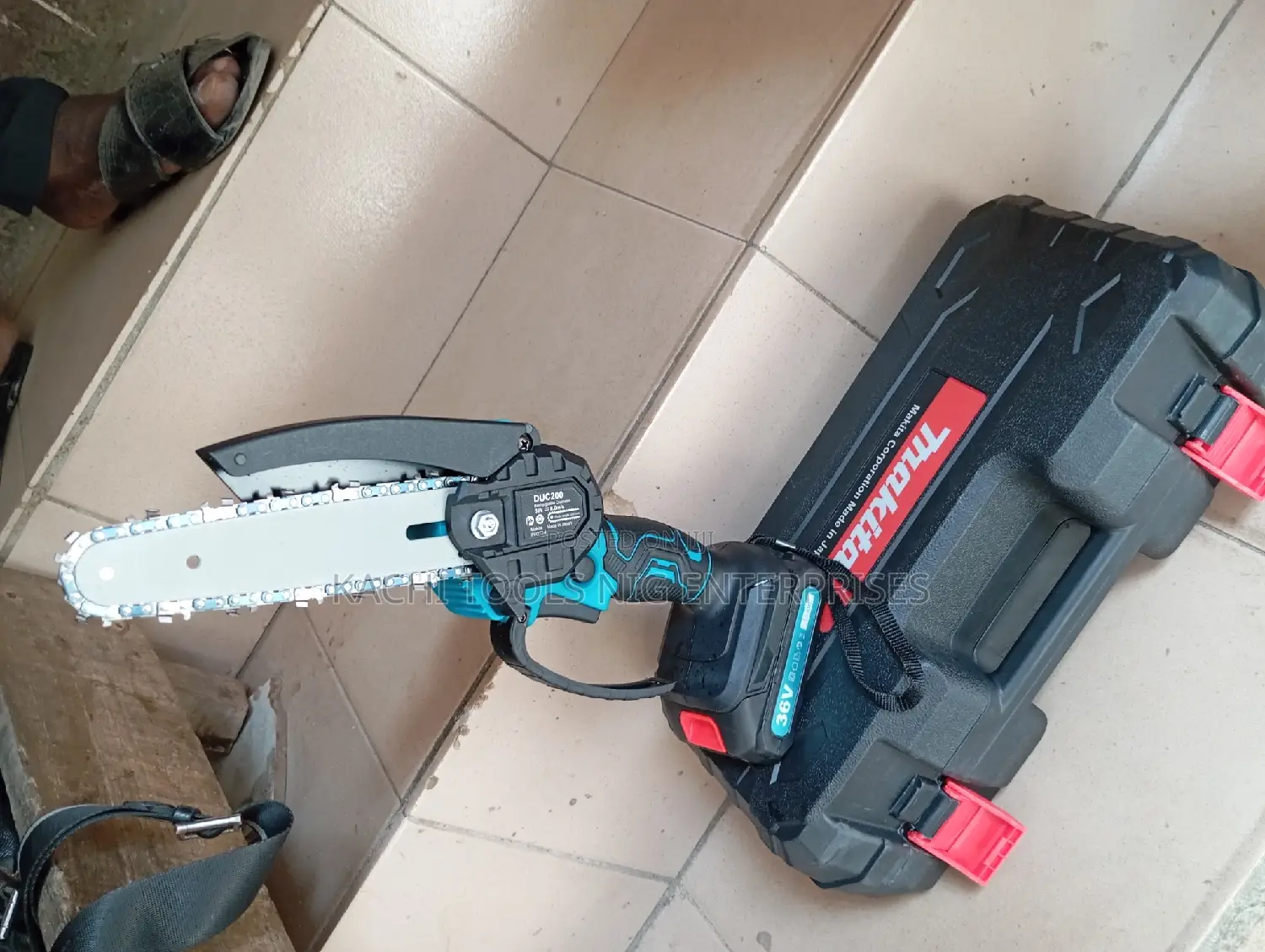 6" Cordless Chainsaw Machine