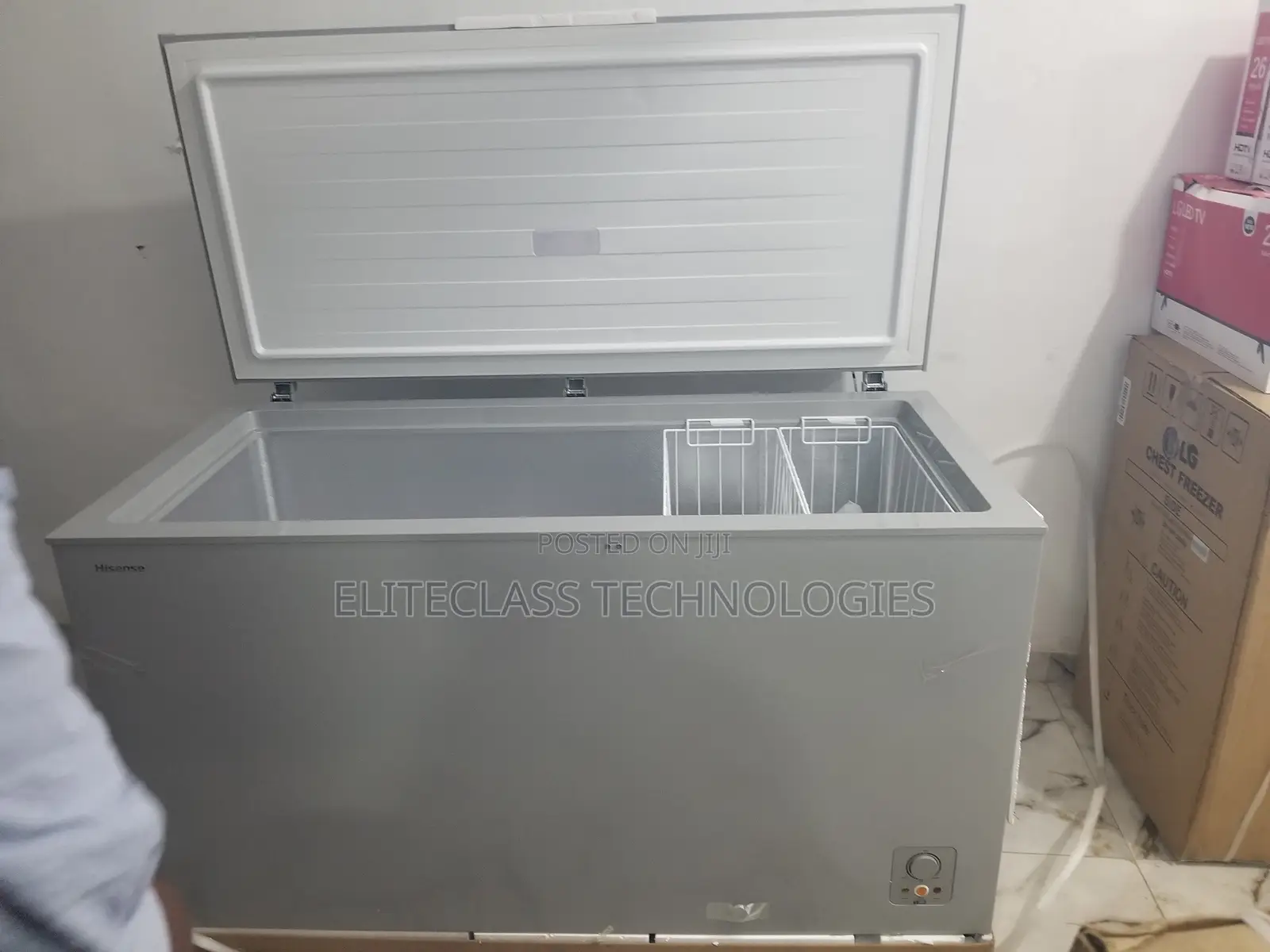 Hisense Chest Freezer FC 55DD 420L - Single Door.