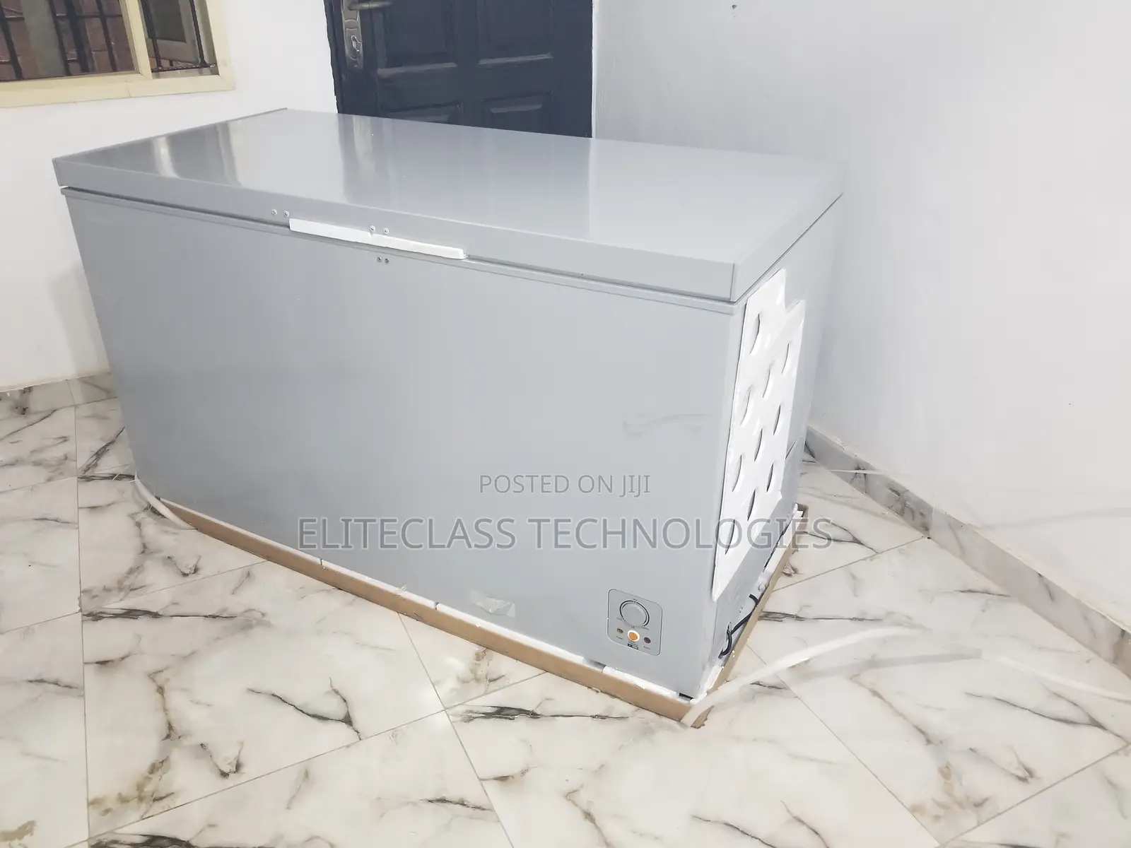FC-55DD Hisense Chest Freezer 420L (Standard).