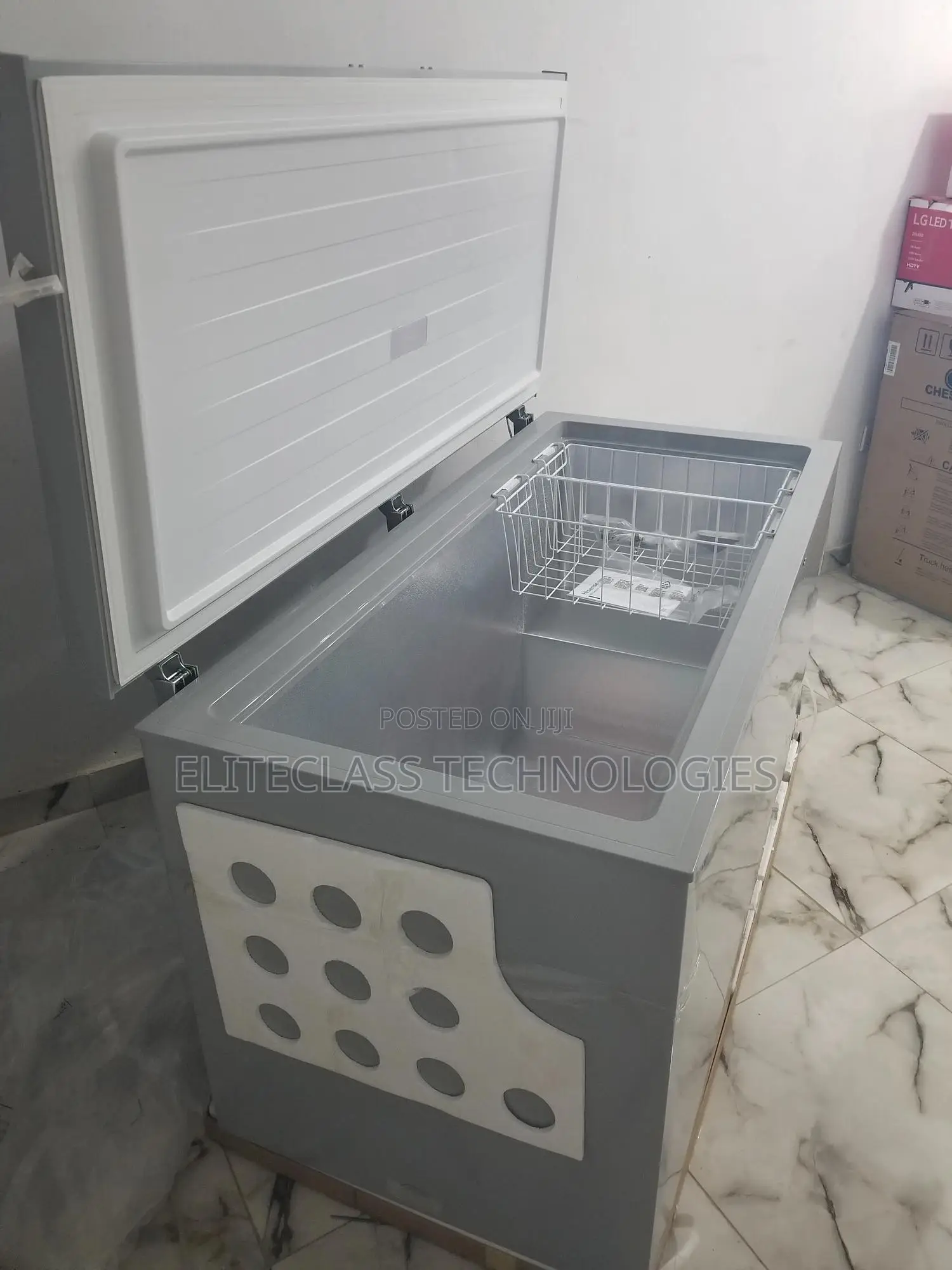 FC-55DD Hisense Chest Freezer 420L (New).