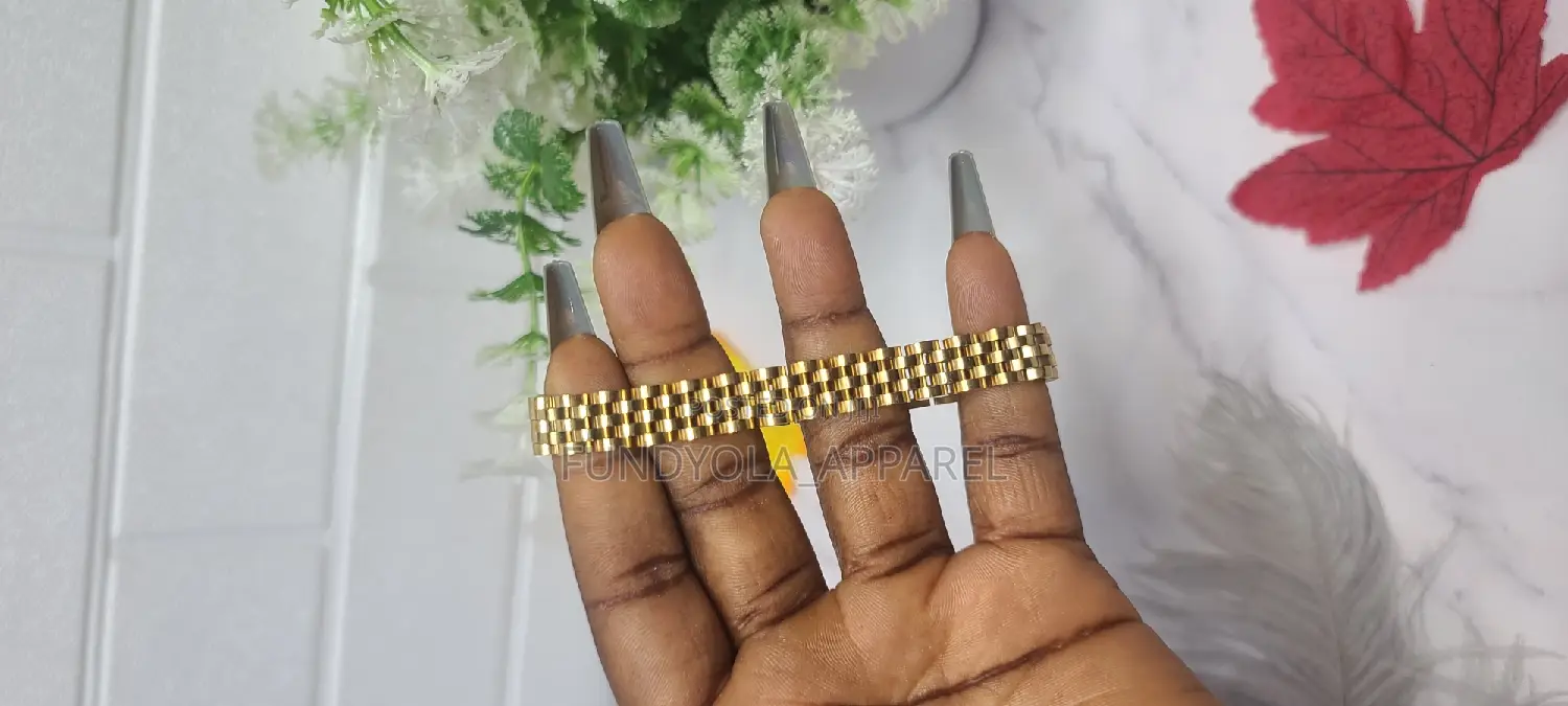 Gold Magnetic Strap Hand Chain