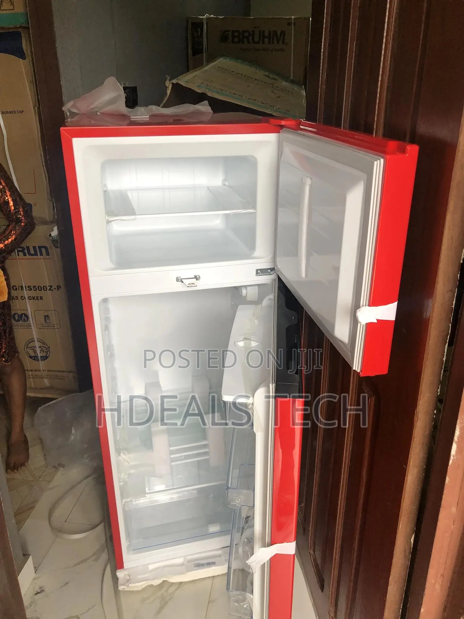 Refrigerator With Water Depenser - Hisense 204l Double Door.