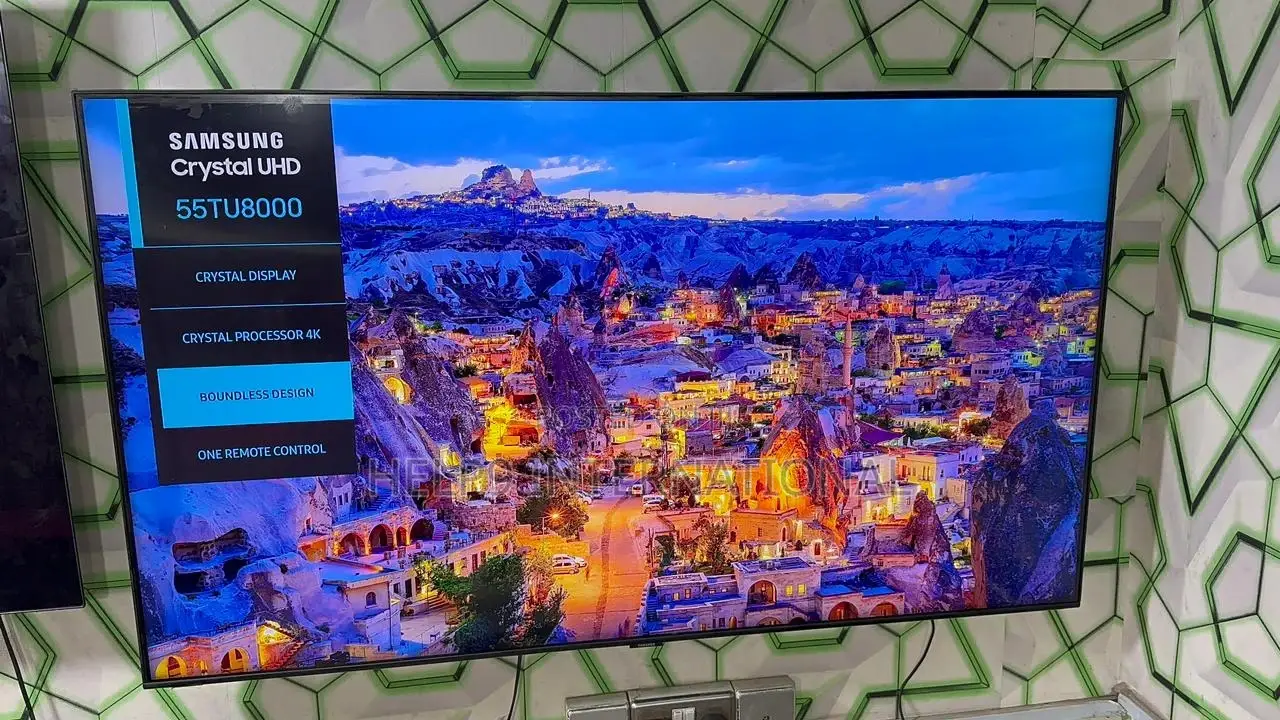 Amazing 55" Samsung Crystal UHD Smart Tv Nj