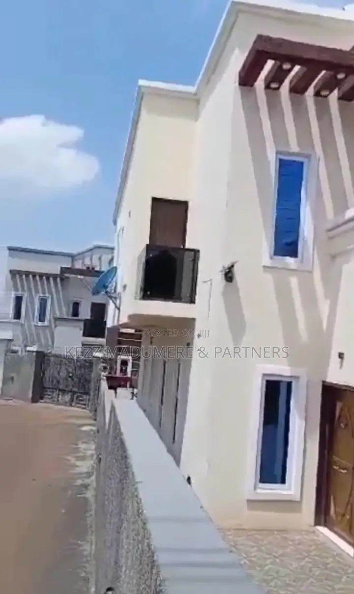 Furnished 4bdrm Duplex in New Haven , Enugu , for sale
