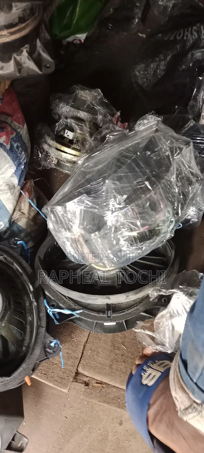 Car Speakers Nd Back Booth Woofers