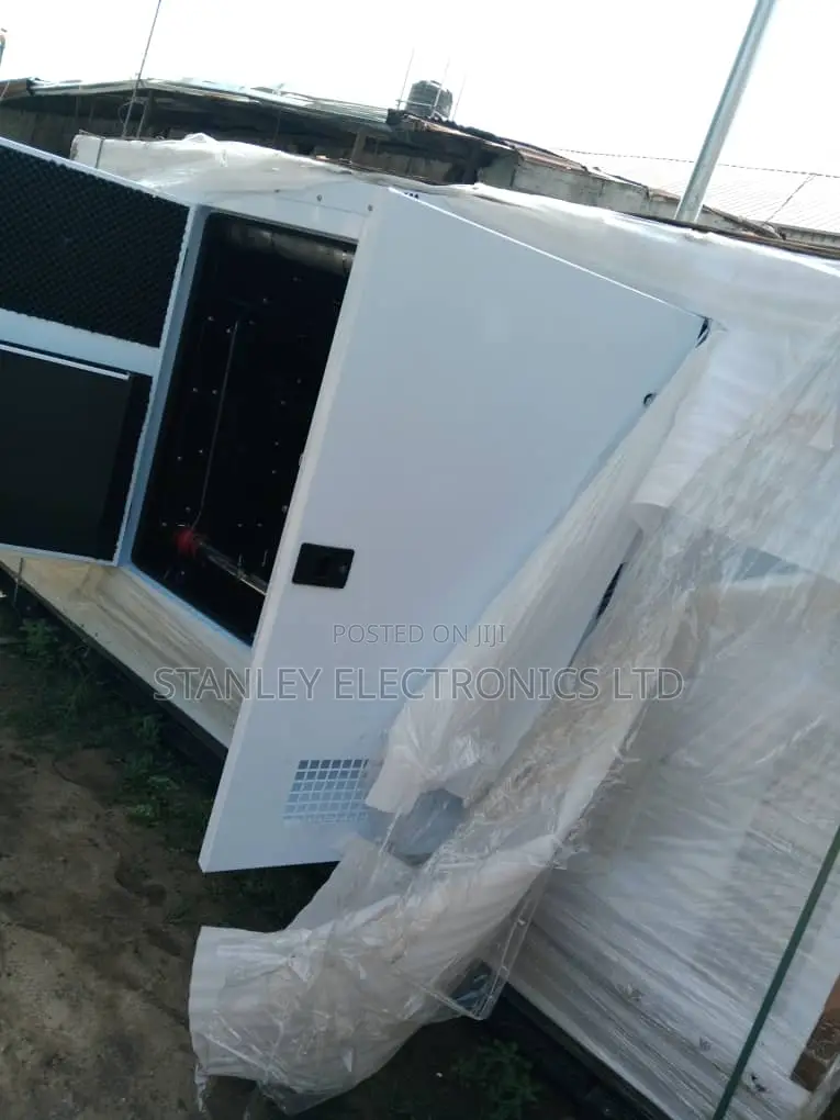New Arrival of Perkins Soundproof Generator Diesel 300kva