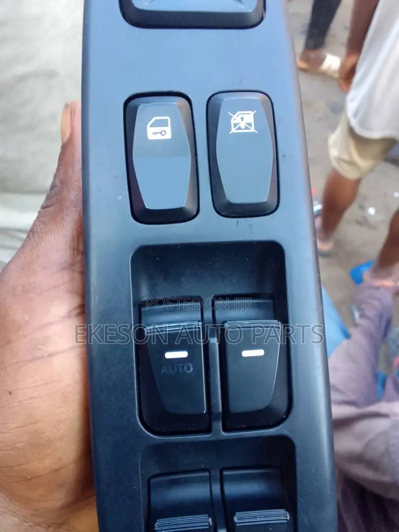 Power Window Button Hyundai Ix35 Tucson