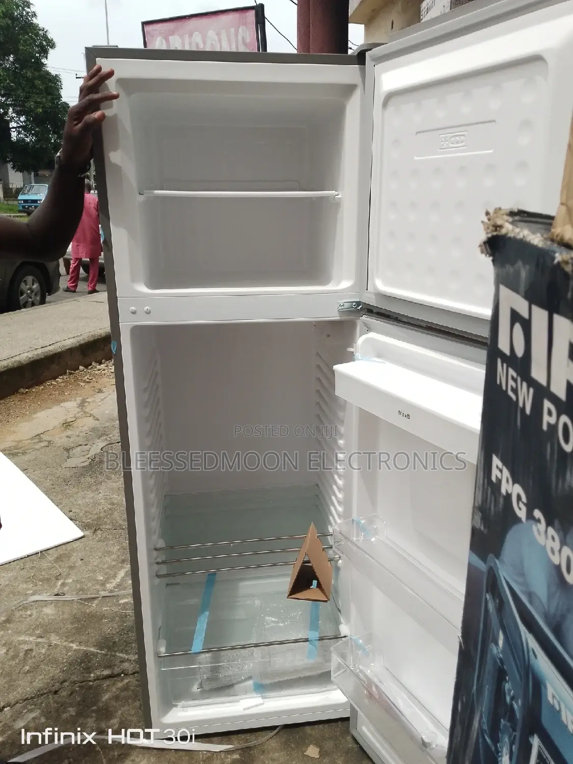 Hisense 5 Fit Tall Standing Fridge Low Voltage 3 Years W
