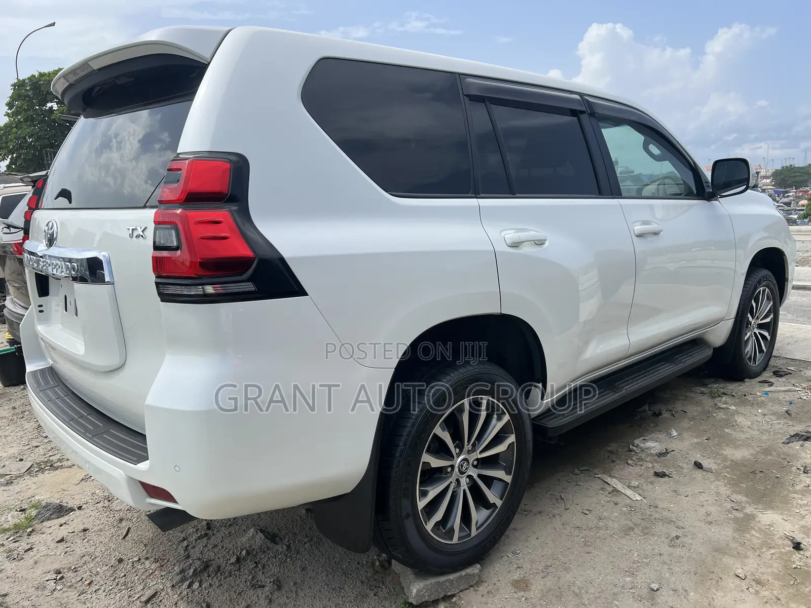 Toyota Land Cruiser Prado 2022 White