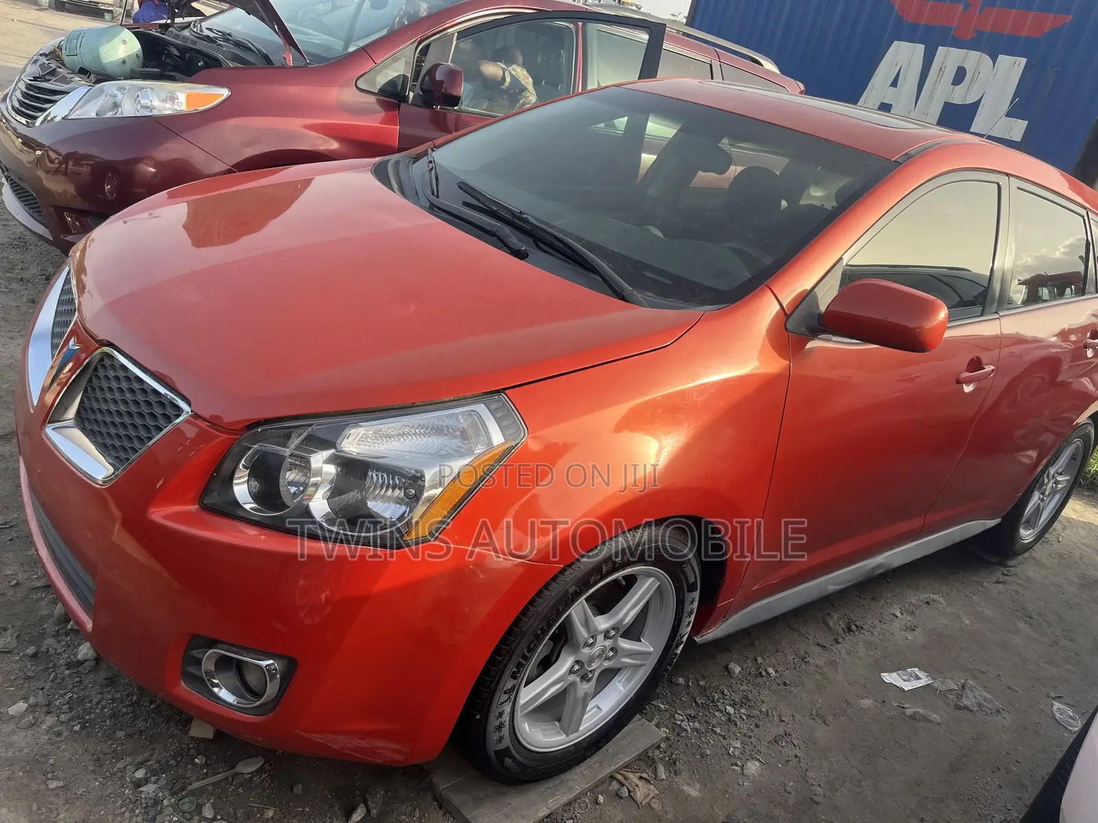 Pontiac Vibe 2010 Red