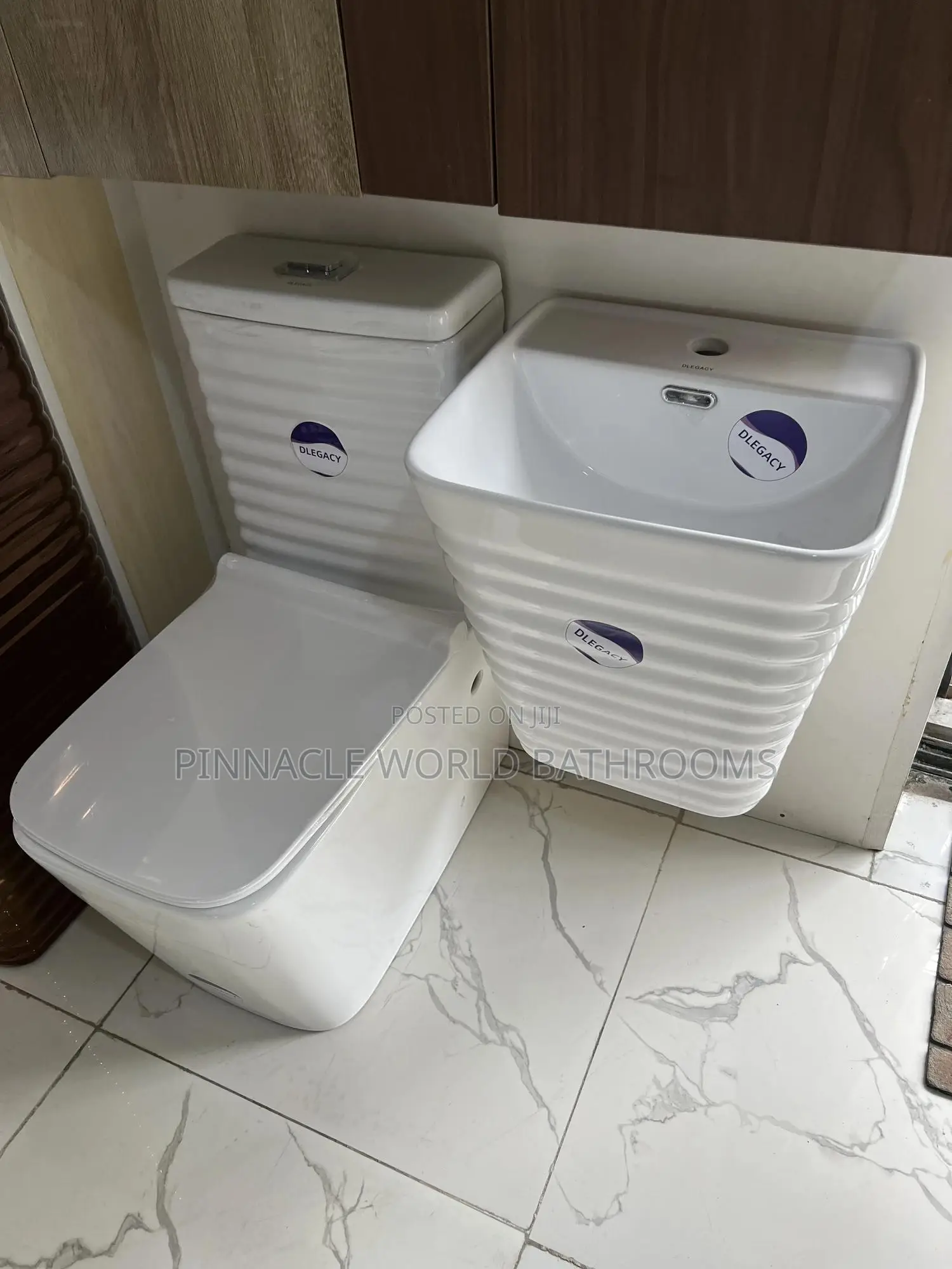 White Executive Wc Set With Wall Mount Basin