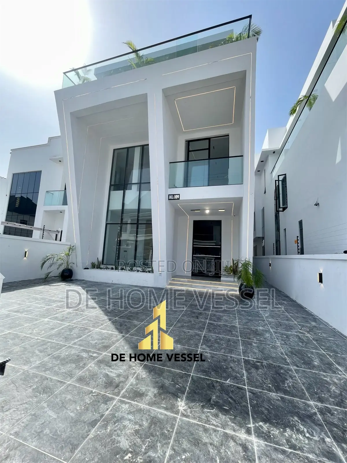 5bdrm Duplex in Lekki for sale