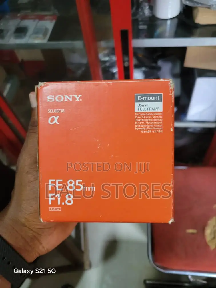 Sony FE 85mm F/1.8 Lens