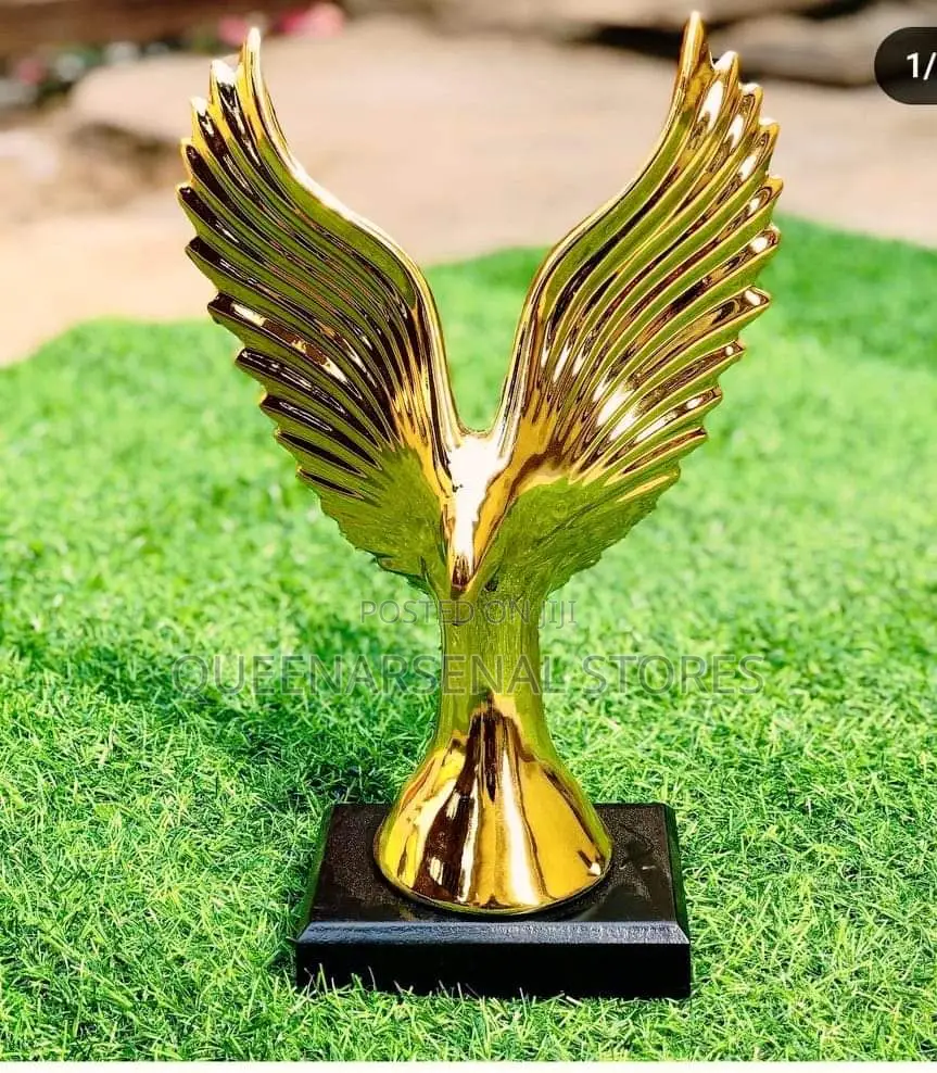 Eagle Sculpture Figurine