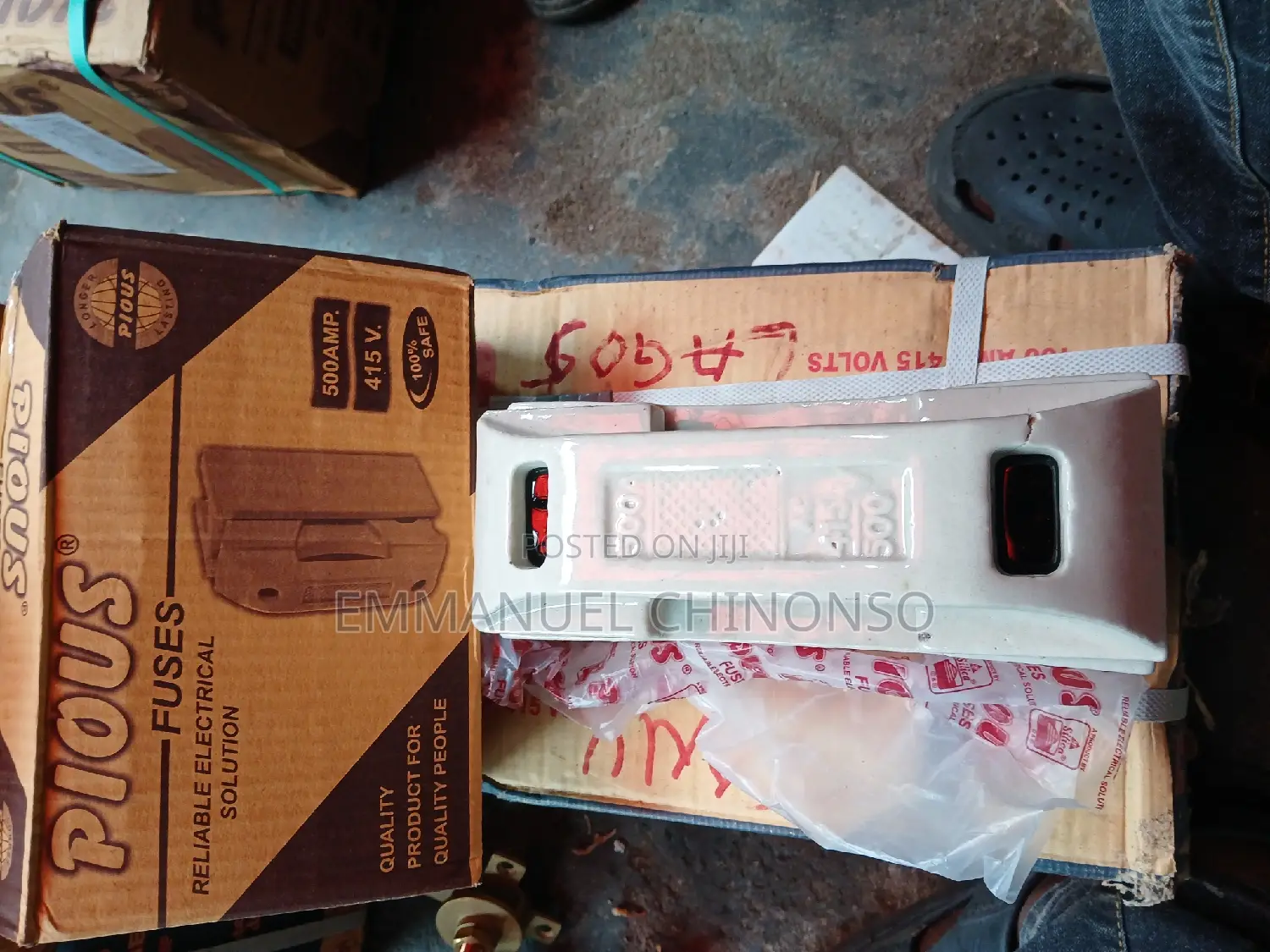 500A Pious Fuse and Base