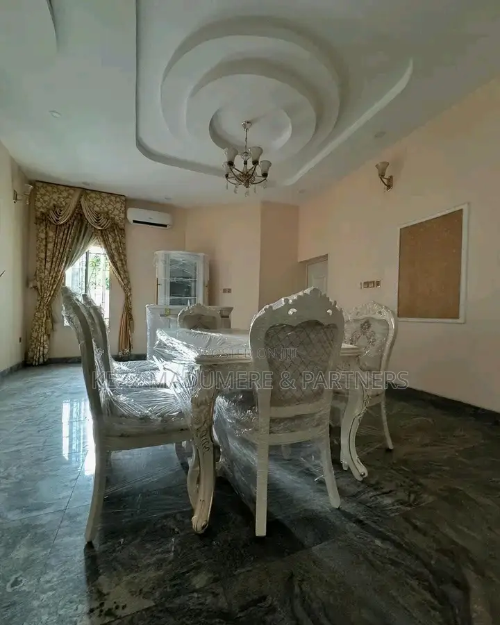 6bdrm Duplex in Shell Cooperative, Port-Harcourt for sale