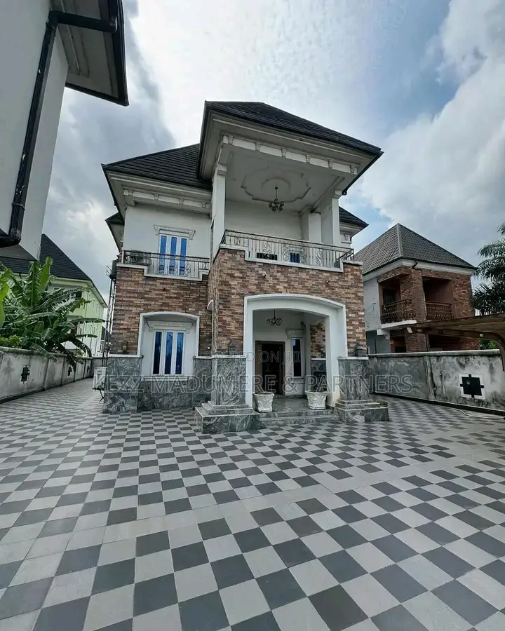 6bdrm Duplex in Shell Cooperative, Port-Harcourt for sale